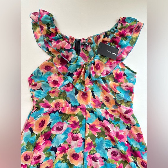 🌸Fashion Nova Flower Romper 🌸 - Picture 3 of 11